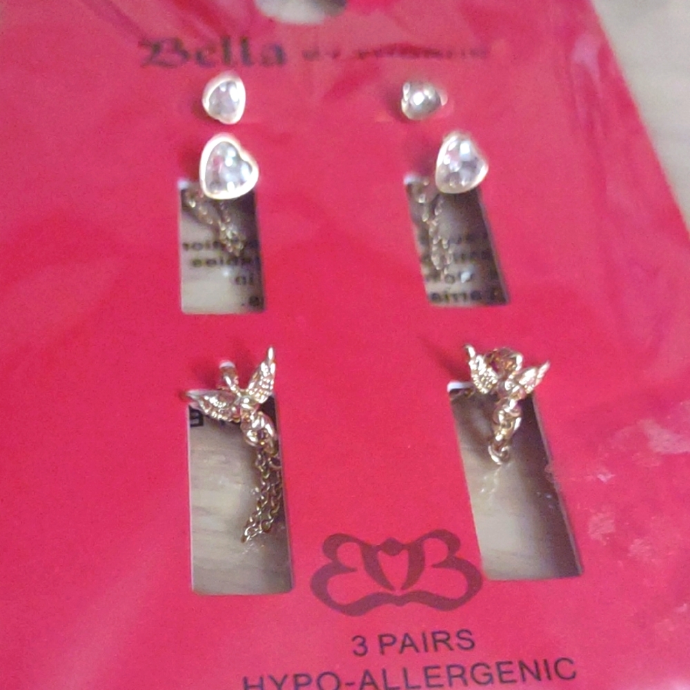 Bella Women's Gold Earrings Set